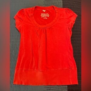 Super cute feminine burnt orange 🧡 tee